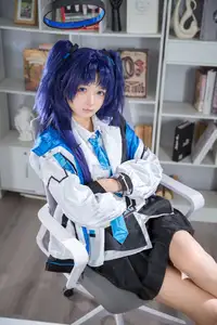 Discover Hayase Yuuka: The Enigmatic & Charismatic Cosplay by Xi Huan Ai Li Ma - image 17