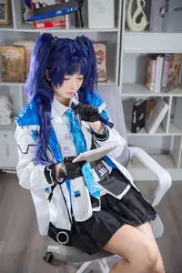Discover Hayase Yuuka: The Enigmatic & Charismatic Cosplay by Xi Huan Ai Li Ma - image 9