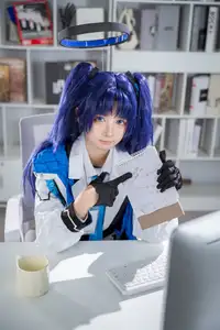 Discover Hayase Yuuka: The Enigmatic & Charismatic Cosplay by Xi Huan Ai Li Ma - image 2