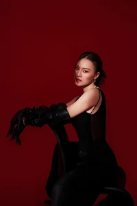Ninh Duong Lan Ngoc Steals the Show in Sisters Who Make Waves - image 0