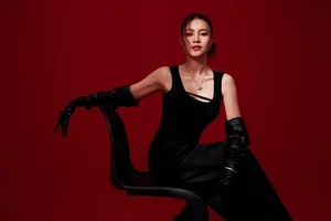 Ninh Duong Lan Ngoc Steals the Show in Sisters Who Make Waves - image 2