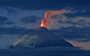 Seven Volcanoes Erupt Simultaneously in Russia Following Major Earthquake - image 1