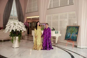 Inside the Luxurious Mansion of the Ageless 53-Year-Old Beauty Queen - image 8