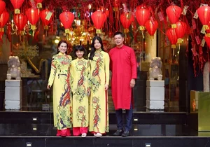 Actor Binh Minh and Family Celebrate Spring in Sustainable Ao Dai - image 5