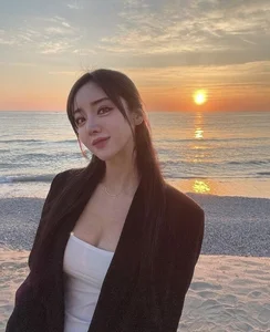 South Korean Flight Attendant Inspires With Stunning Fitness Journey - image 3
