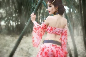 Exquisite Beauty Gallery of Vietnamese Actress Vu Pham Diem My: Timeless Elegance and Style - image 22