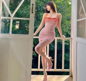 Chinese Hot Mom Crissie Lee Stuns in Bold Cut-Out Dress, Captivating Fans with 'Venus-like' Curves - image 9