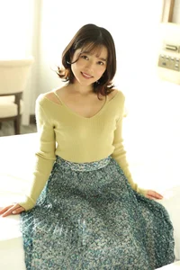 Chiharu Miyazawa: 91-Photo Gallery Highlights Petite and Youthful Aesthetic - image 2