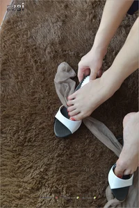 IESS Sizu Bento 146 Shan Shan Barefoot White Sandals Aesthetic Gallery - image 3