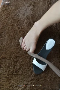 IESS Sizu Bento 146 Shan Shan Barefoot White Sandals Aesthetic Gallery - image 4