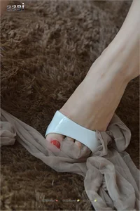 IESS Sizu Bento 146 Shan Shan Barefoot White Sandals Aesthetic Gallery - image 52