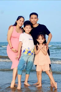 Khanh Thi Glows in Bikini Photoshoot with Children During 8th Month of Pregnancy - image 2