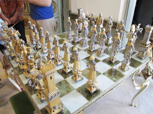 South Korean TV Features the Spectacular Gold-Plated Mansion of Tang Thanh Ha's In-Laws - image 13