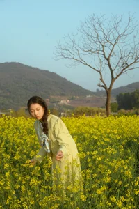 Spring Muse in Rapeseed Fields Nana Kobaya - image 37