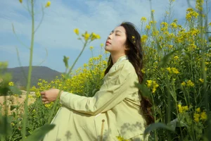 Spring Muse in Rapeseed Fields Nana Kobaya - image 18
