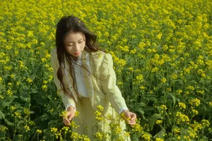 Spring Muse in Rapeseed Fields Nana Kobaya - image 8