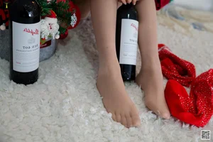 Elegant Holiday Photography: Wanping in IESS Red Wine and Christmas Collection - image 69