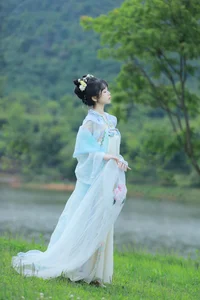 YiTuYu Art Language Vol.7304: Exquisite Portrait Photography Featuring Zhou Zhou Ay - image 3