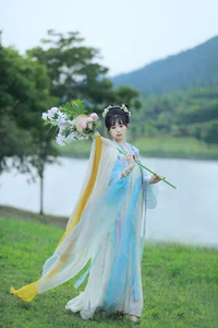YiTuYu Art Language Vol.7304: Exquisite Portrait Photography Featuring Zhou Zhou Ay - image 2