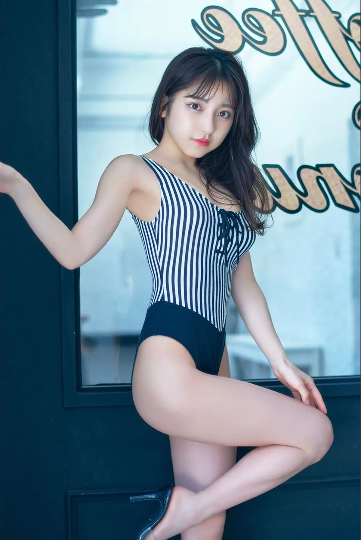 JP TOOMI Off Mode: Discover the Natural, Captivating Beauty from Gravure Photobook