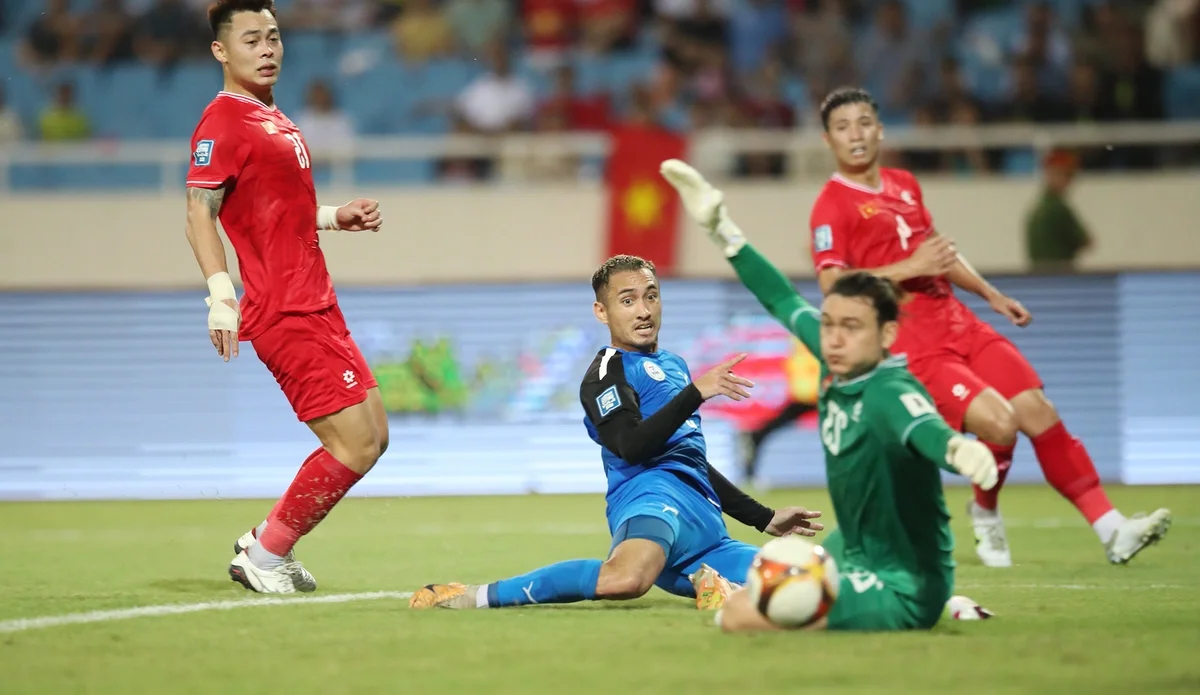Vietnam National Team Secures Thrilling Comeback Victory in Coach Kim Sang-sik Debut