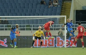 Vietnam National Team Secures Thrilling Comeback Victory in Coach Kim Sang-sik Debut - image 1