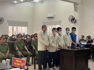 Major Legal Trial in Binh Duong Draws Record Number of Victims and Public Attention - image 0
