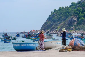 Exploring the Ancient Cu Lao Xanh Fishing Village in Nhon Chau - image 12