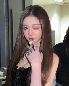 Jang Wonyoung IVE: Iconic Fashion Moments, Beauty Trends, and the Rise of K-pop’s Most Talked-About Center - image 3