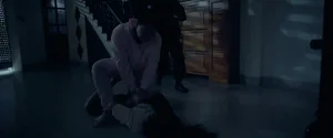 Black Medicine Episode 1: Huynh Anh's Character Tuan Confronts a Haunting Past - image 1