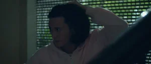 Black Medicine Episode 1: Huynh Anh's Character Tuan Confronts a Haunting Past - image 12