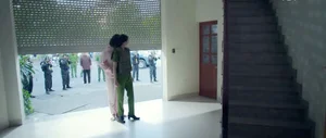 Black Medicine Episode 1: Huynh Anh's Character Tuan Confronts a Haunting Past - image 23