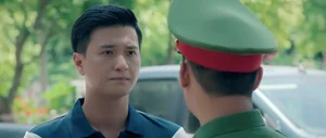 Black Medicine Episode 1: Huynh Anh's Character Tuan Confronts a Haunting Past - image 3