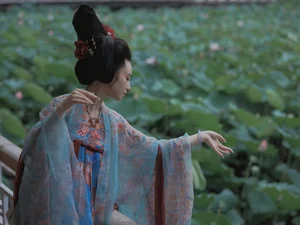 YiTuYu Art Language Vol.4973: Lin Lang and the Art of Sophistication - image 7