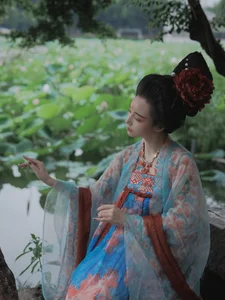 YiTuYu Art Language Vol.4973: Lin Lang and the Art of Sophistication - image 10