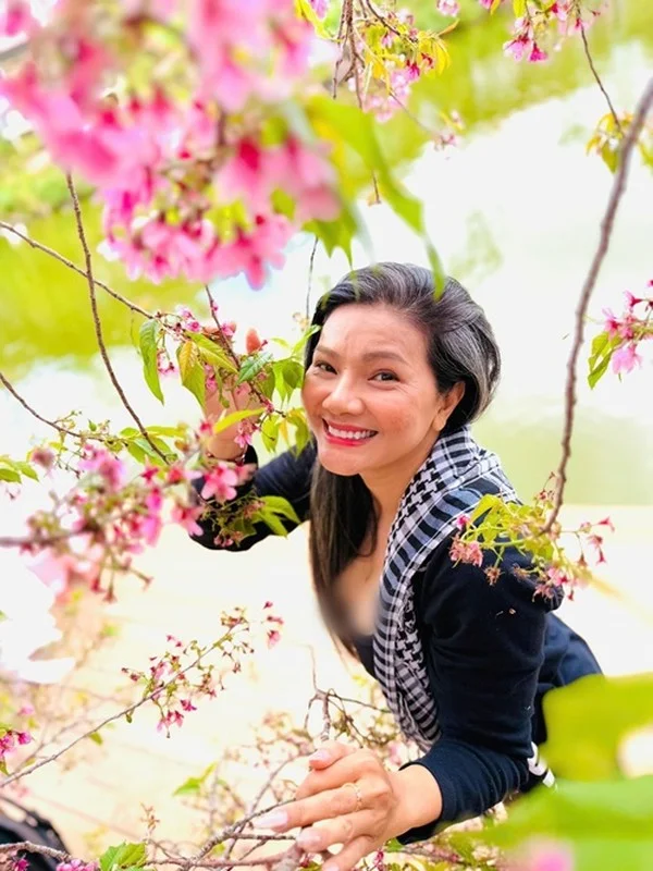 Embracing Rural Life: Kiều Trinh’s Bold Fashion Transition and the Growing Trend of Leaving the City