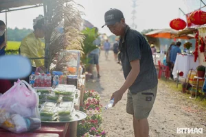 Exploring Ho Chi Minh City’s Unique Rural Food Market: A Cultural Phenomenon in the Fields - image 8