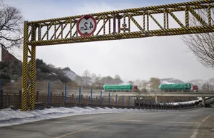 A Glimpse into North Korea: Daily Life Observed from the Chinese Border - image 11