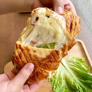 Best Cheesecake Spots in Hanoi: A Guide for Dessert Lovers and Foodies - image 8
