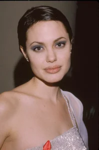Angelina Jolie's Most Iconic Hairstyles Throughout Her Career - image 8