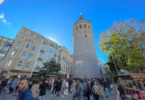 Exploring the Historic Galata Tower: A 600-Year-Old Landmark in Istanbul, Turkey - image 1