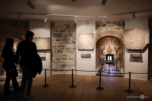 Exploring the Historic Galata Tower: A 600-Year-Old Landmark in Istanbul, Turkey - image 2