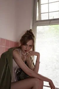 YiTuYu Art Language Vol.9466: Exclusive Portrait Collection of Xin Le - image 5